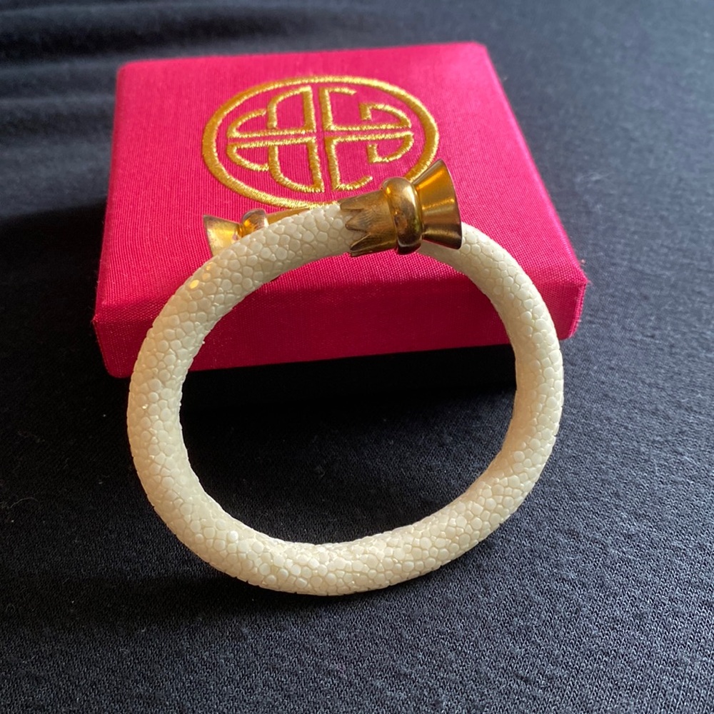 Budhagirl Ivory Stingray Bracelet